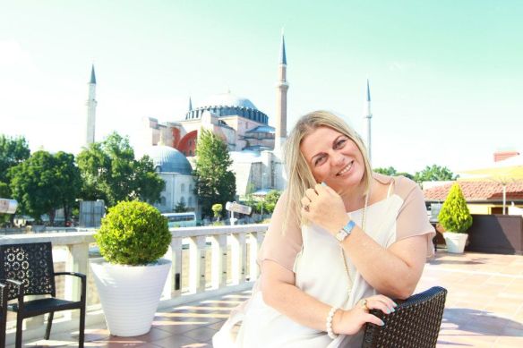 537942_10151186146597539_931774317_n