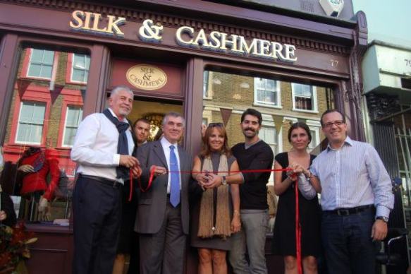 304332_10151059590457689_1538220059_n