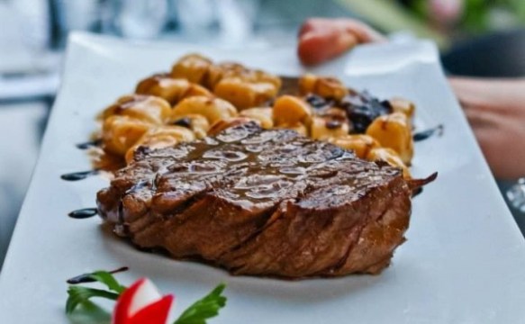 Dil-Peynirli-Biftek--600x370