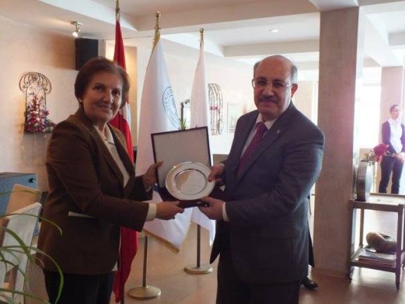 993832_587434731336787_1126005911_n