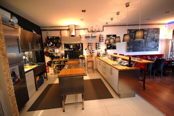 227669_225800757435389_1557367_n