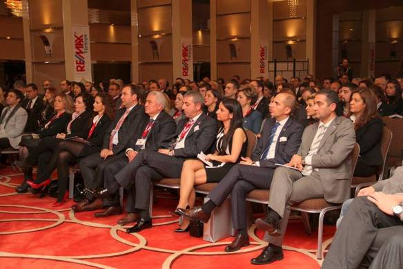 1003404_10152018352578591_2054144998_n