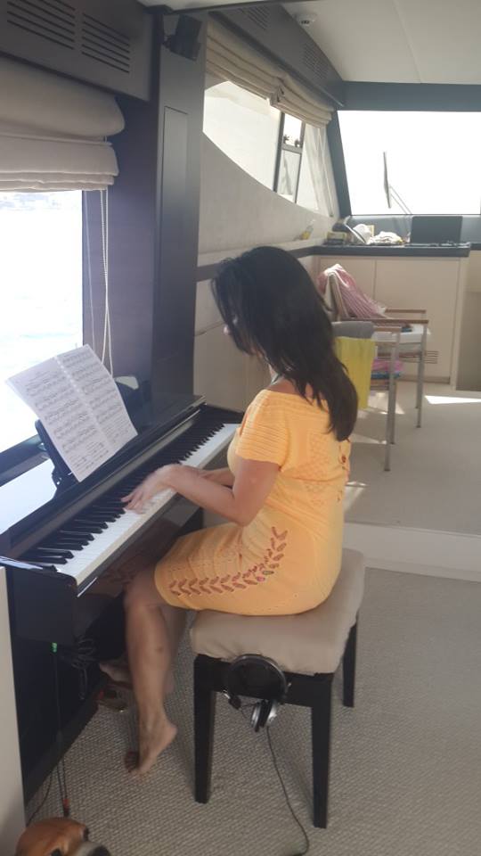 1010975_10151628417083591_2076286549_n